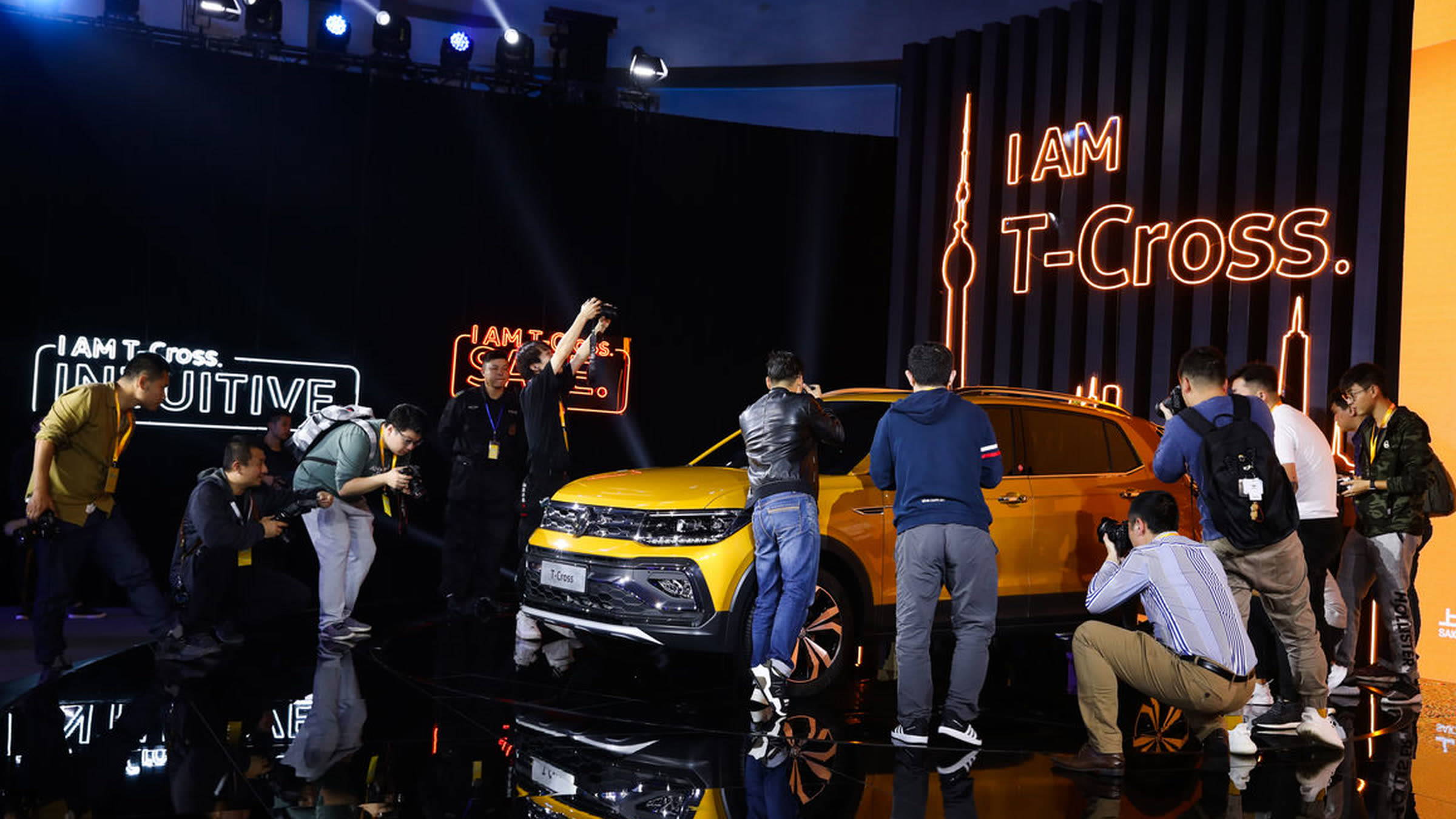 T-Cross launch, press around yellow car